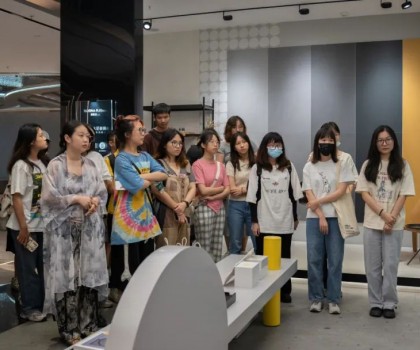 產學設計專訪 | 王琪：人才培養需打開向外看的通道，學生應成為藝術賦能產業的實踐者