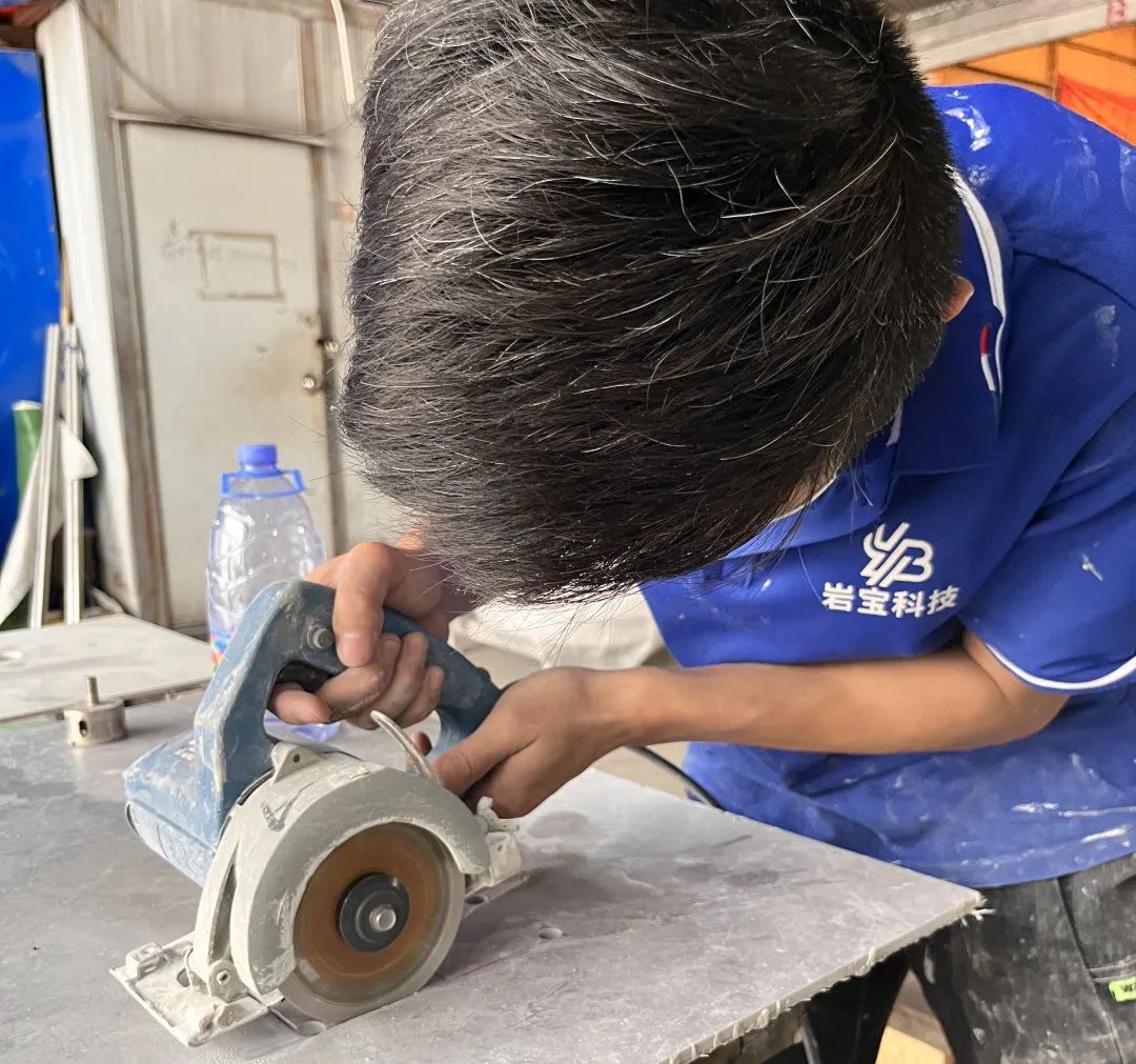 1685325031267173.jpg 巖寶科技|打通巖板交付“最后一公里”,讓高端設(shè)計(jì)完美落地!6.jpg