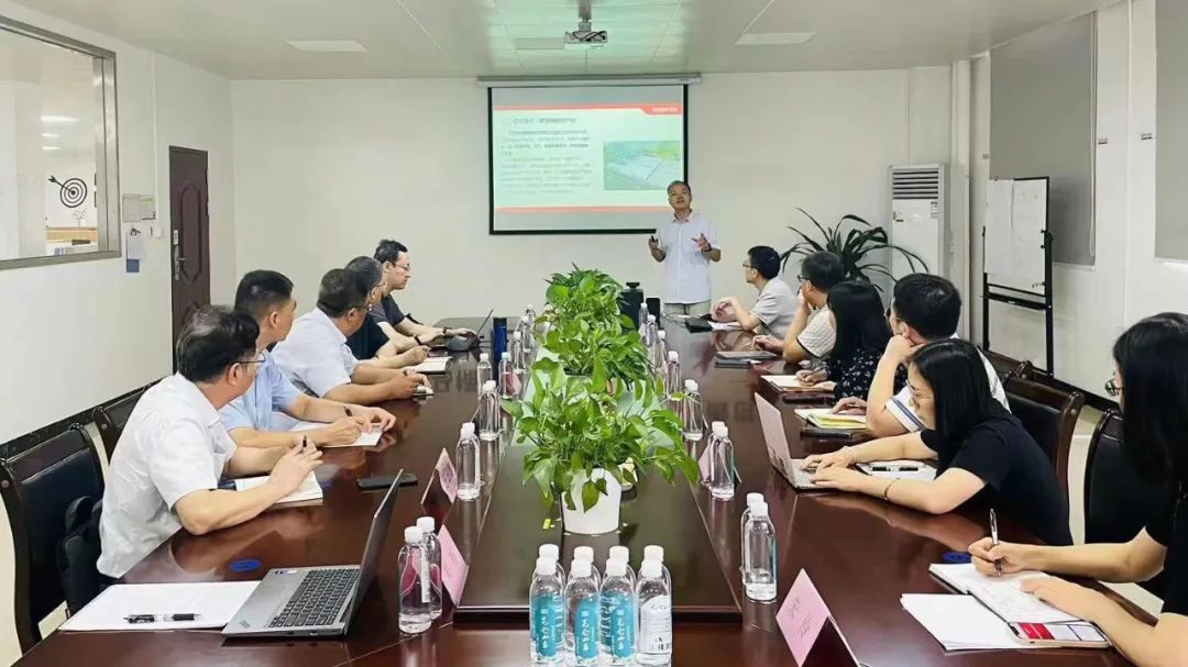 1695372059565591.jpg 助力實現(xiàn)雙碳目標|建材行業(yè)碳排放解剖“麻雀”課題組赴東鵬基地調(diào)研3.jpg