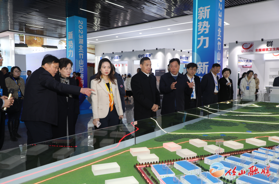 1701995980452767.png 1701995980452767.png