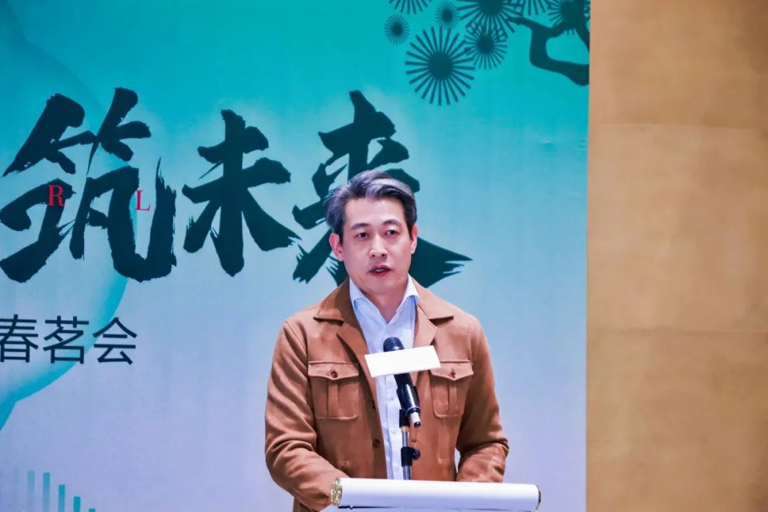 1740804499318612.jpg 4.jpg