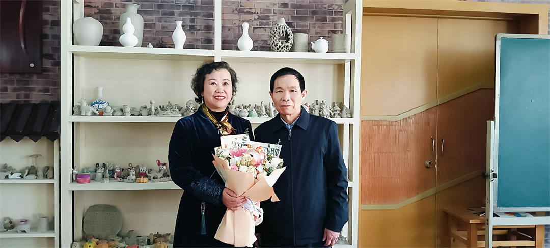 1774344701600028.jpg 領略中國茶文化之美——盛世長安小學陶藝社團開展茶文化主題實踐活動 (11).jpg